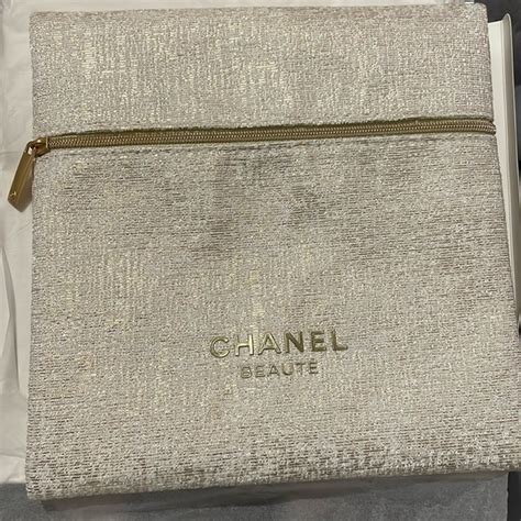 chanel makeup bag into purse|chanel gift with purchase bag.